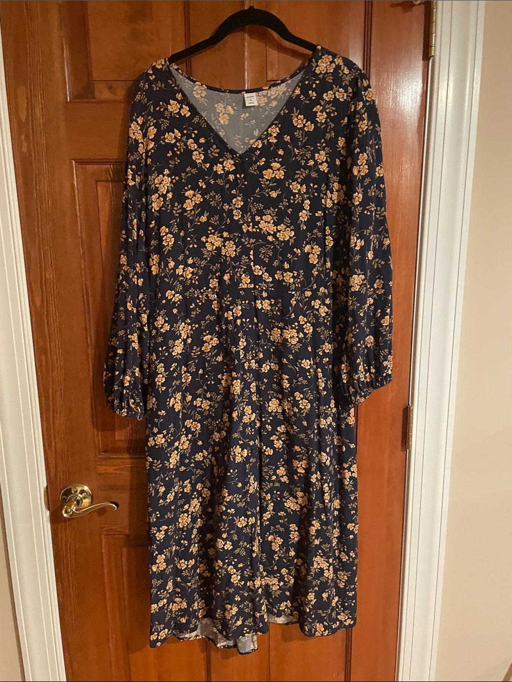Old Navy Navy Floral V-Neck Long Sleeve Midi Dress